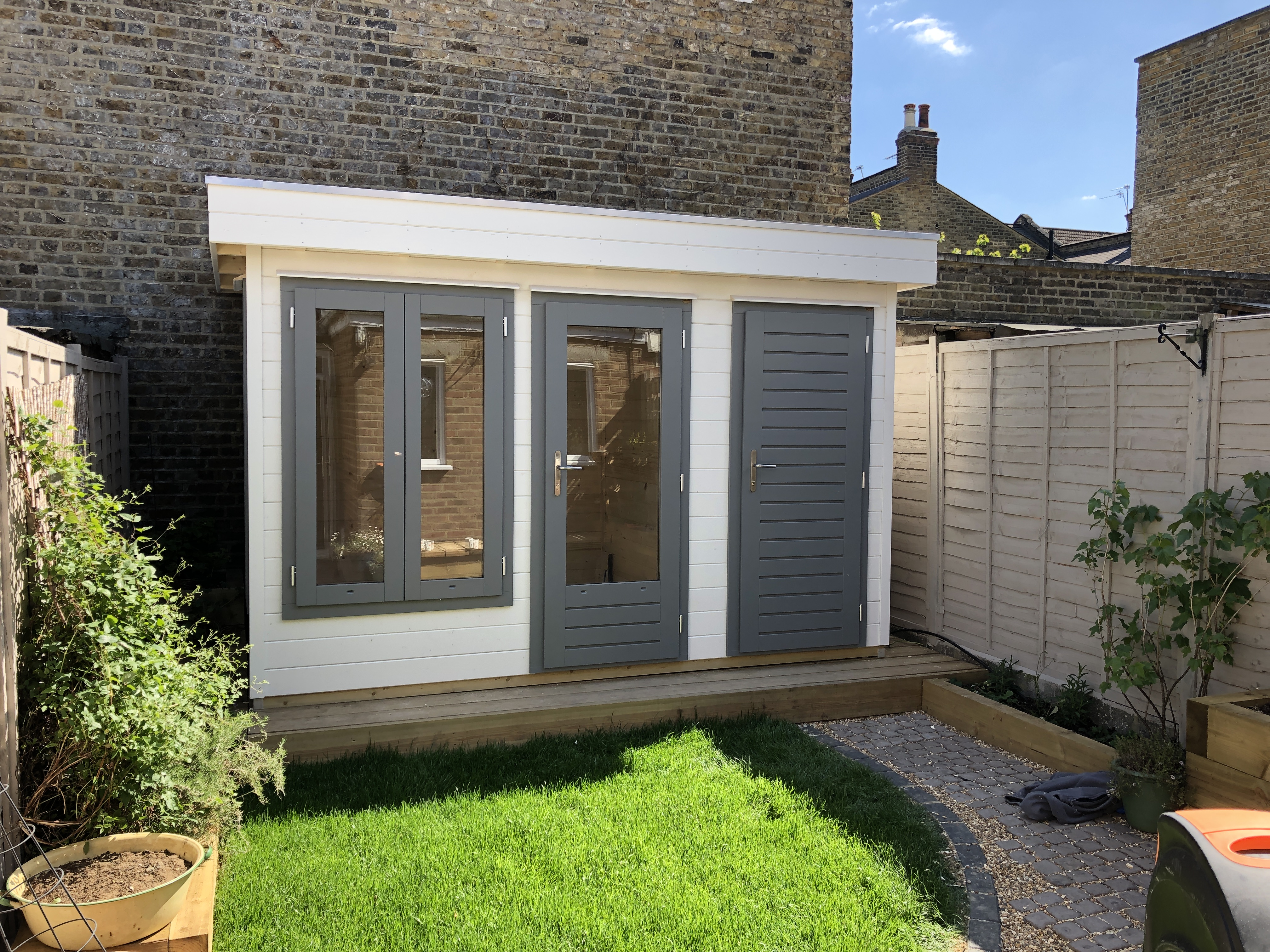 Insulated Garden Offices - Stylish Outdoor Workspaces