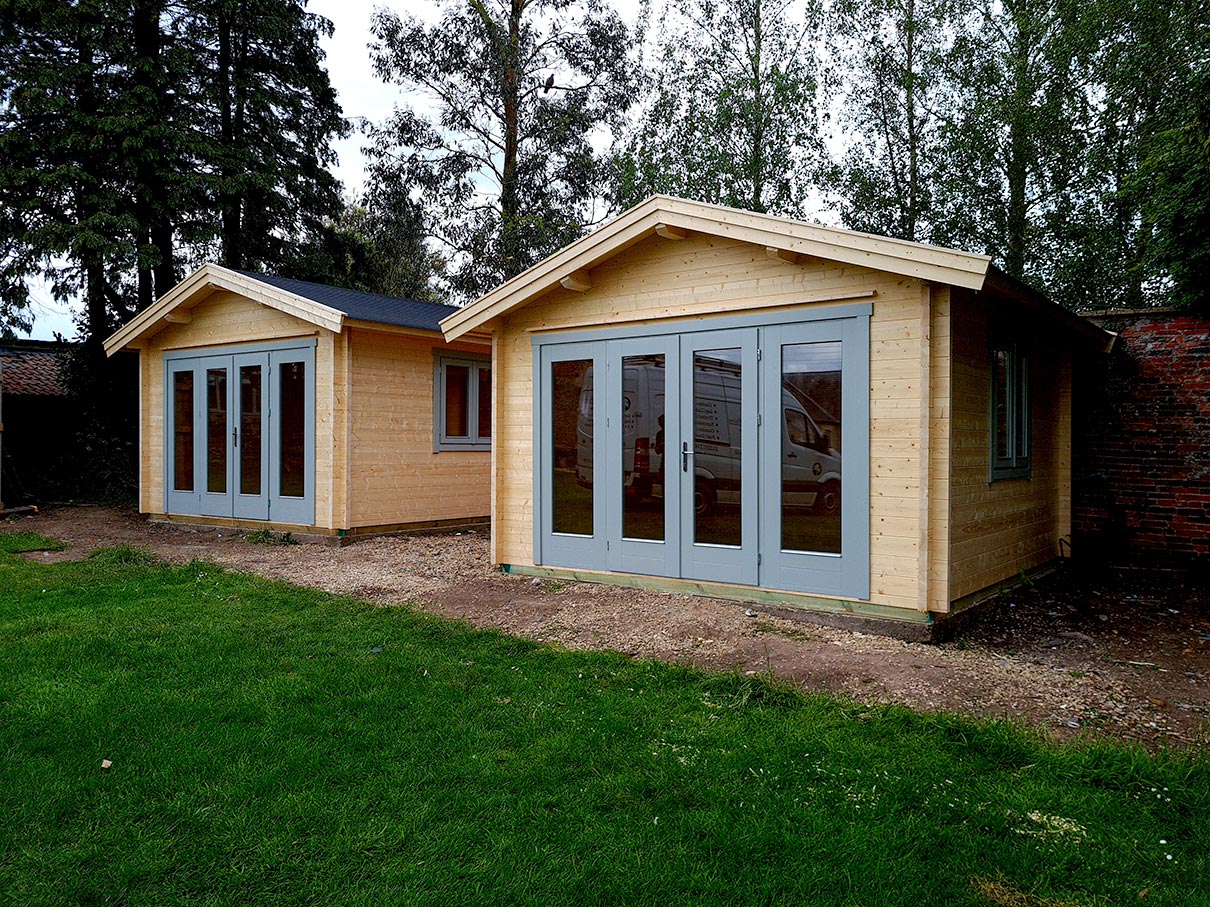 Pitched roof log cabins